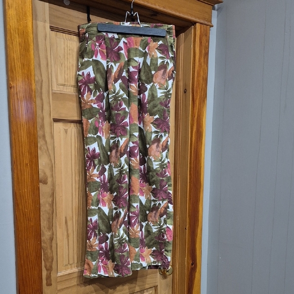 Floral Two-Piece Linen Set in Olive Green & Rose - Picture 4 of 7
